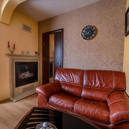 Апартамент Грация Veliko Tŭrnovo Exterior photo