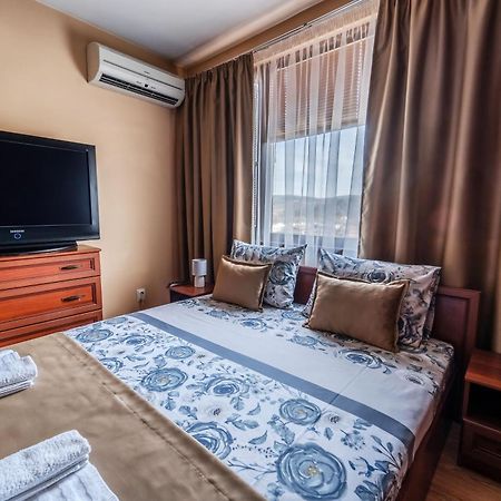 Апартамент Грация Veliko Tŭrnovo Exterior photo